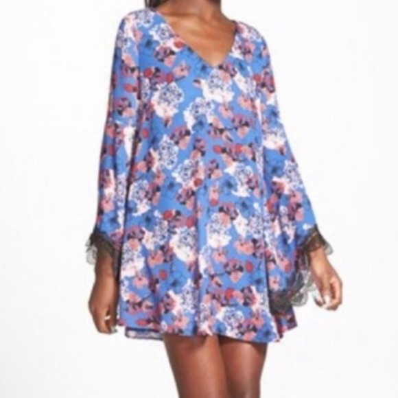 Astr Dresses & Skirts - ASTR Multicolored Floral Print Bell Sleeves With Lace Trim Mini Dress